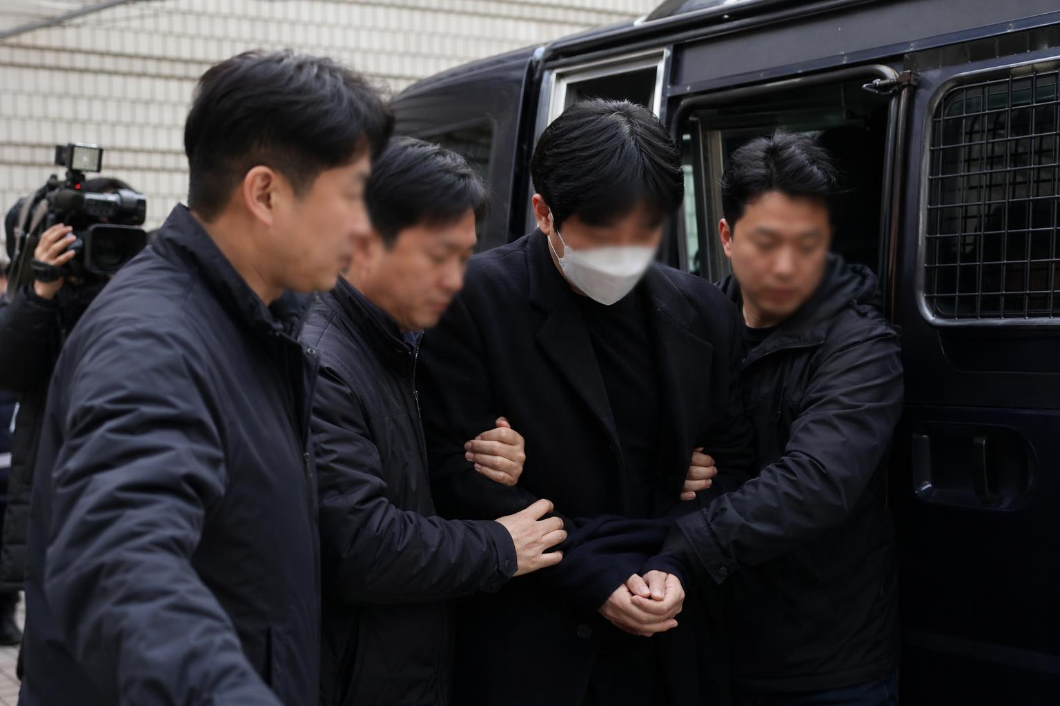 ‘수사무마 의혹’ 인플루언서 남편 구속…검찰 “증거 인멸 우려” 법원도 인정 관련 본문 이미지 1