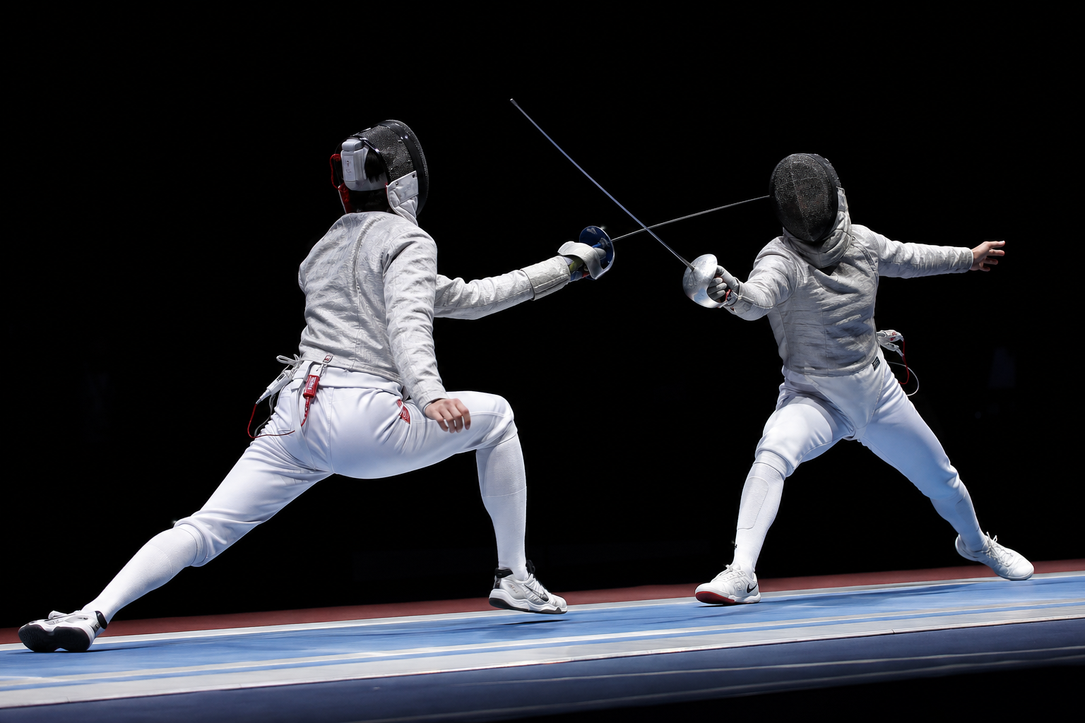 사브르 펜싱 기사 영향과 배경을 설명하는 이미지 - 오상욱 외에도 남자 사브르에는 기대주와 경험 많은 선수들이 함께 출전한다. 도경동(대구광역시청)은 파리 올림픽 단체전 우승 멤버로 알려져 있으며...