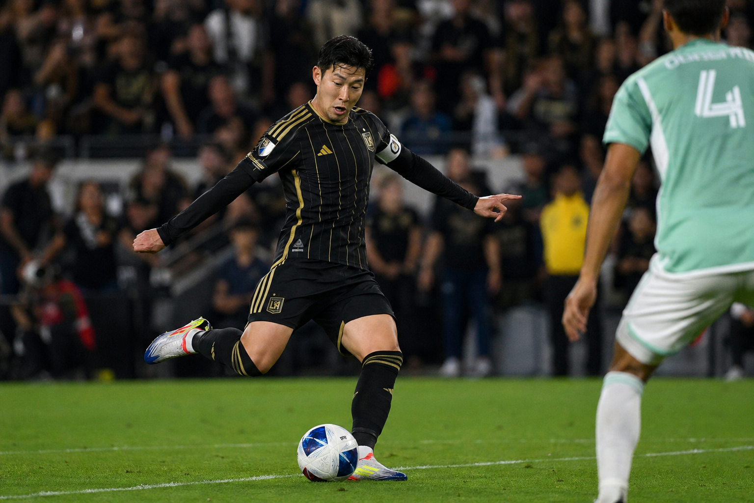 손흥민, 축구, 도움 기사 핵심 맥락을 보여주는 이미지 - 경기는 1-1로 맞선 뒤 후반전에서 갈렸다. LA FC는 후반 6분 티머시 틸먼의 선제골 장면에서 손흥민이 핵심 역할을 했다. 측면에서 연결된...